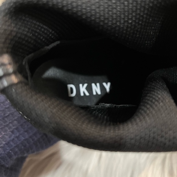 DKNY Black/White Logo Tessa Stretch Knit Chunky Rugged Heel Sock Fit Booties.NEW - Picture 8 of 9